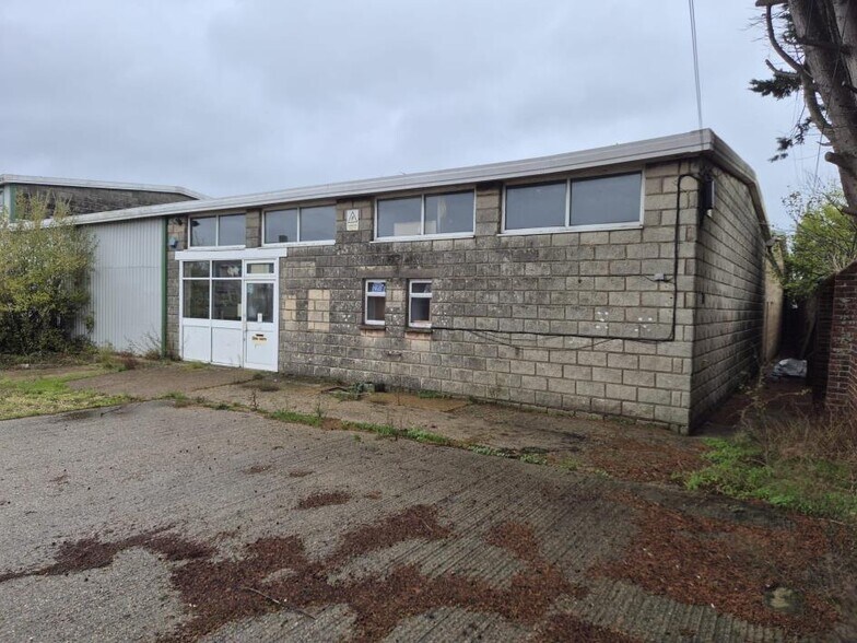 College Close, Sandown à vendre - Photo de l’immeuble – Image 1 sur 4