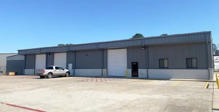 11255 Windfern Rd, Houston, TX à louer Photo de l’immeuble– Image 1 sur 5
