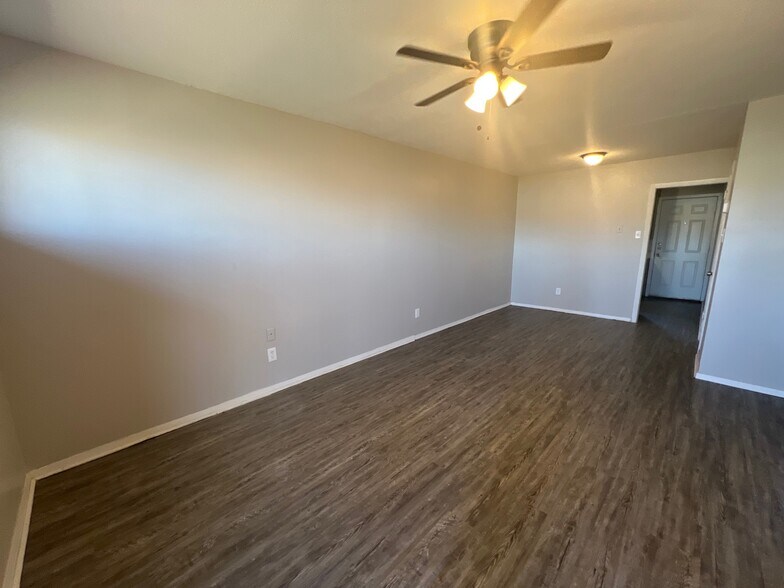 314 S Center St, Longview, TX à vendre - Photo de l’immeuble – Image 2 sur 8