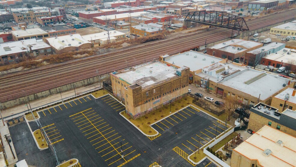 1648 W Kinzie St, Chicago, IL à vendre - Photo de l’immeuble – Image 2 sur 8