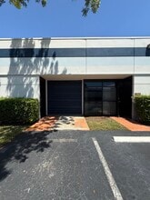 602 S Military Trl, Deerfield Beach, FL à louer Photo intérieure– Image 1 sur 15