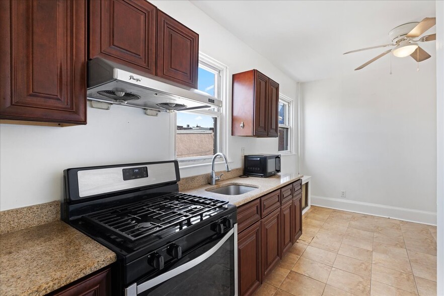 1331 Mifflin St, Philadelphia, PA à vendre - Photo de l’immeuble – Image 2 sur 15