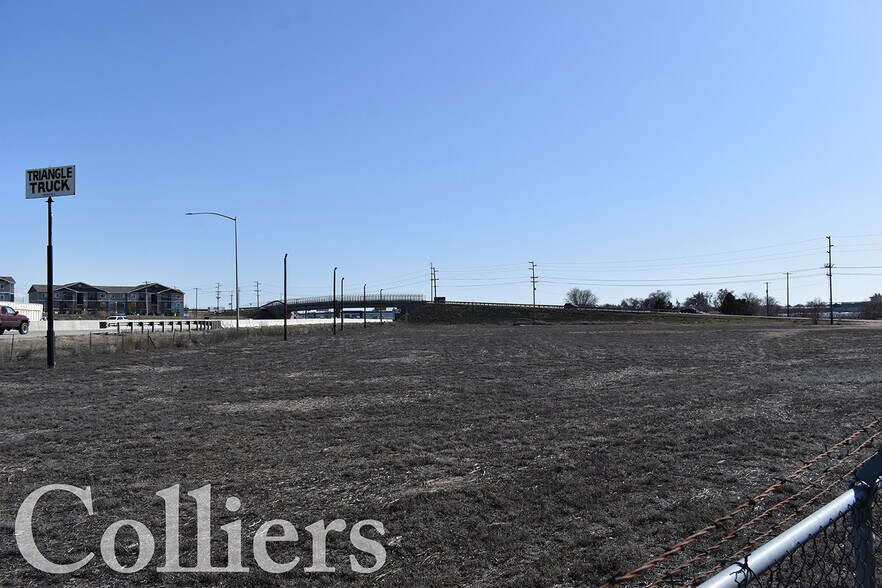908 W Karcher Rd, Nampa, ID à louer - Photo de l’immeuble – Image 2 sur 6