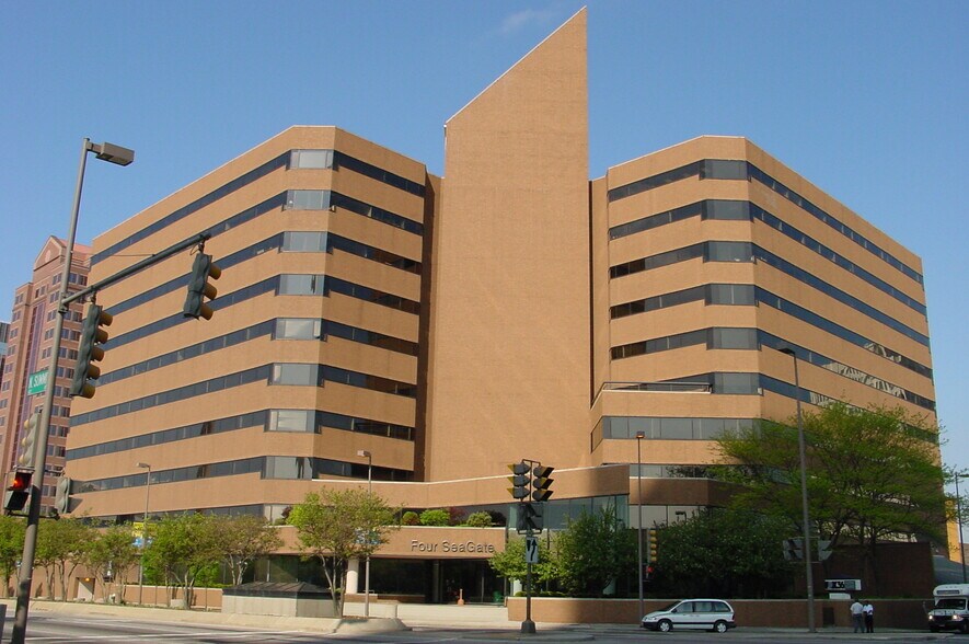 433 N Summit St, Toledo, OH à louer - Photo de l’immeuble – Image 2 sur 6