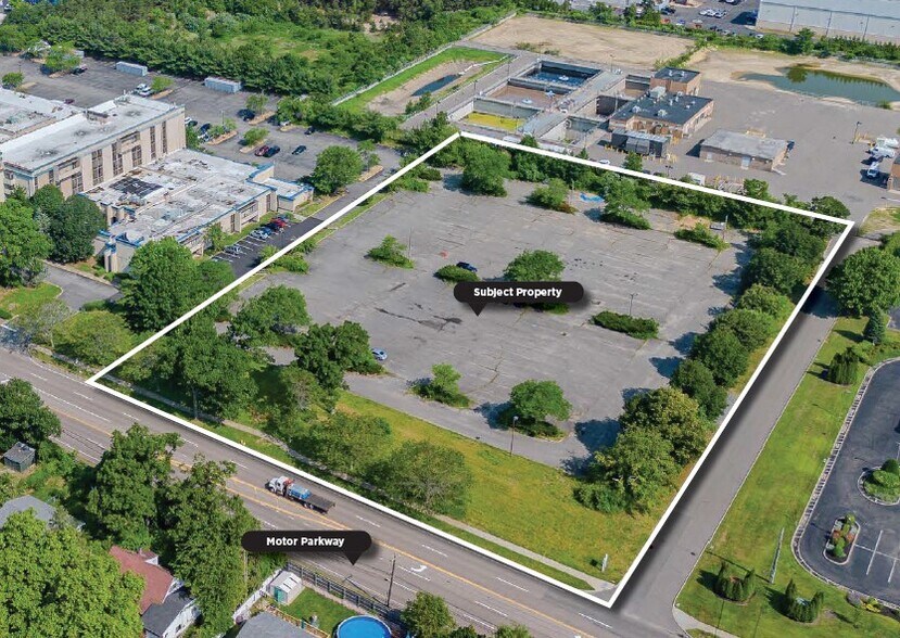 110 Motor Pky, Hauppauge, NY à vendre - Photo de l’immeuble – Image 2 sur 4