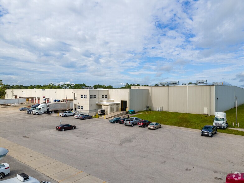 3100 S Ridgewood Ave, South Daytona, FL à louer - Photo de l’immeuble – Image 2 sur 9