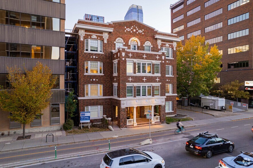 620 12 Ave SW, Calgary, AB à louer - Photo de l’immeuble – Image 2 sur 5