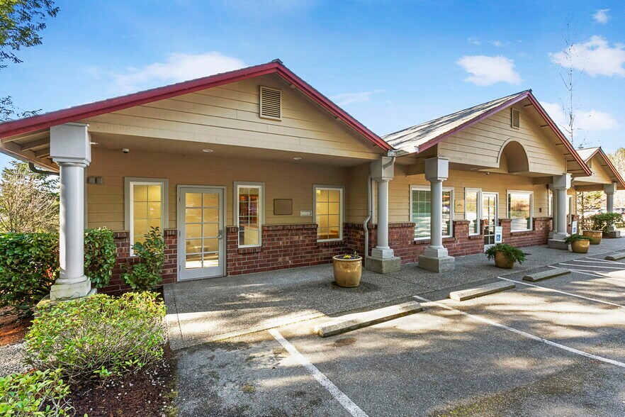 10 NE Creelman Ln, Belfair, WA à louer - Photo de l’immeuble – Image 1 sur 9