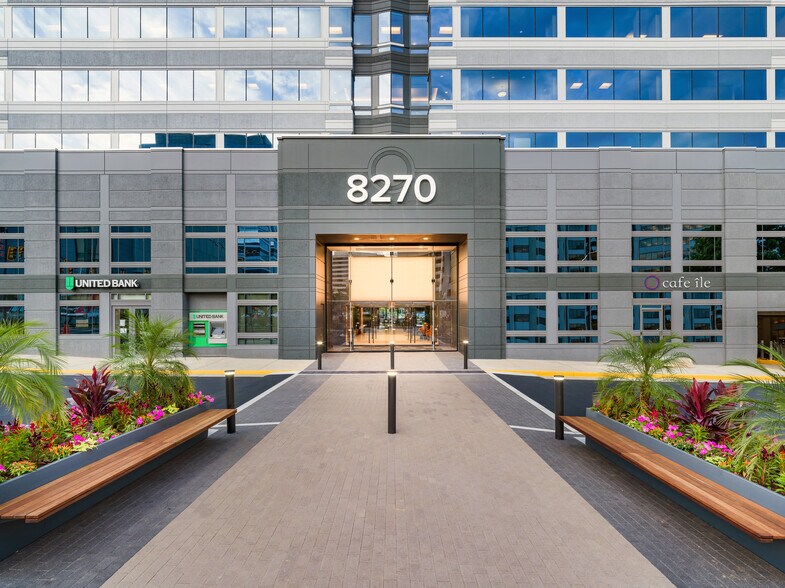 8270 Greensboro Dr, McLean, VA à louer - Photo de l’immeuble – Image 2 sur 8