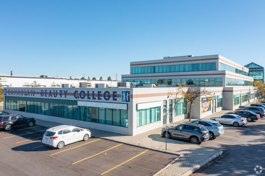 1091 Gorham St, Newmarket, ON à louer - Photo de l’immeuble – Image 3 sur 6
