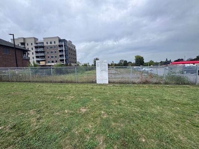 118 King St E, Stoney Creek, ON à louer - Photo de la construction – Image 3 sur 3