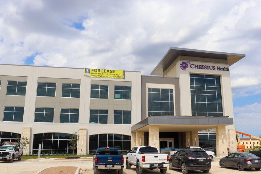 11123 Christus Hills, San Antonio, TX à louer - Photo de l’immeuble – Image 2 sur 6
