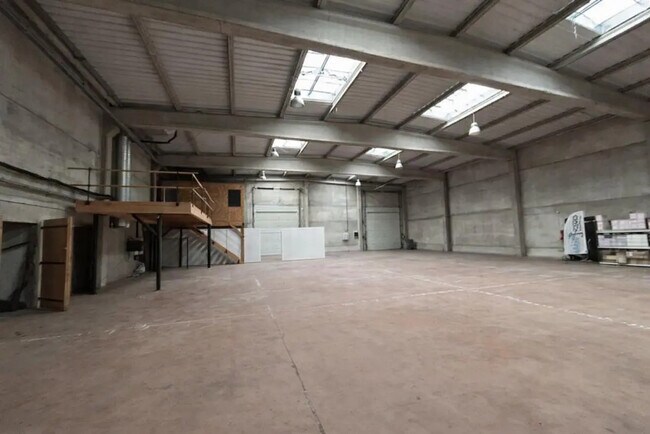 Plus de détails pour Industriel/Logistique à vendre