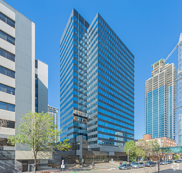10130 103 St NW, Edmonton, AB à louer - Photo de l’immeuble – Image 2 sur 7