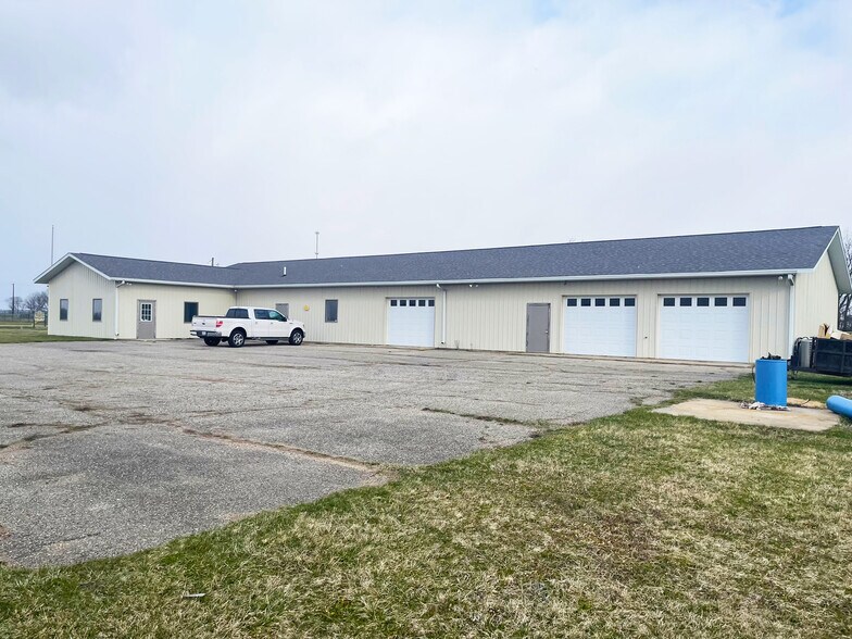 15675 Morris Industrial Dr, Schoolcraft, MI à vendre - Photo de l’immeuble – Image 3 sur 30
