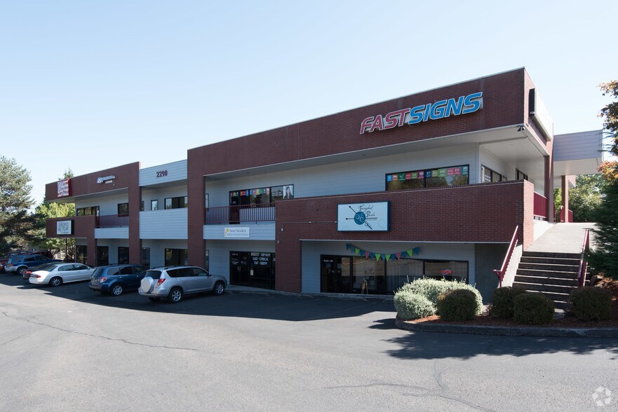 2290 Commercial St SE, Salem, OR à louer - Photo principale – Image 1 sur 9