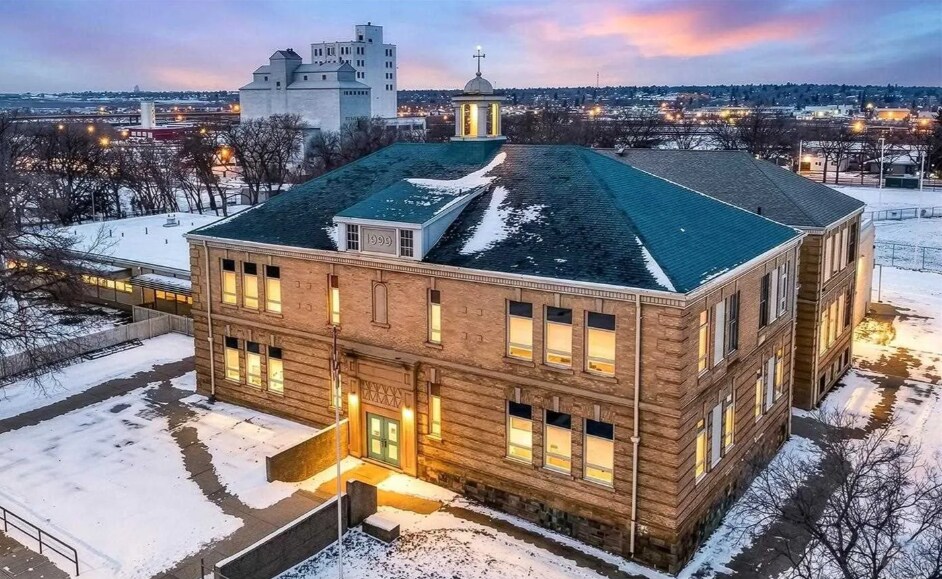 500 Coteau St W, Moose Jaw, SK à vendre Photo principale– Image 1 sur 2