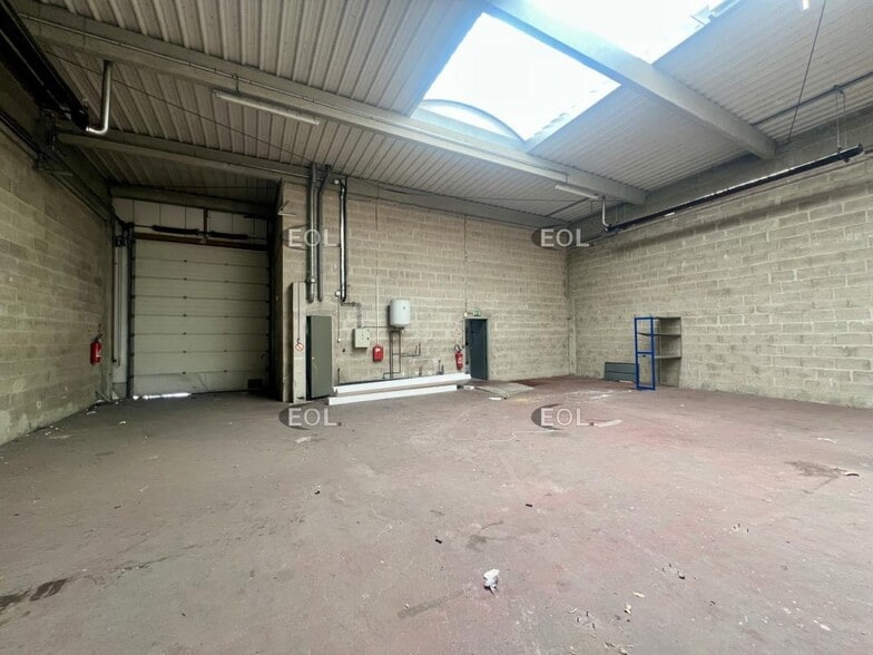 Local d’activités dans La Courneuve à louer - Photo intérieure – Image 1 sur 6