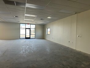 8131 N Loop Dr, El Paso, TX à louer Photo intérieure– Image 2 sur 3