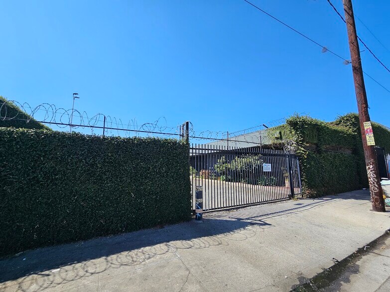 1615 McGarry St, Los Angeles, CA à louer - Photo de l’immeuble – Image 3 sur 17
