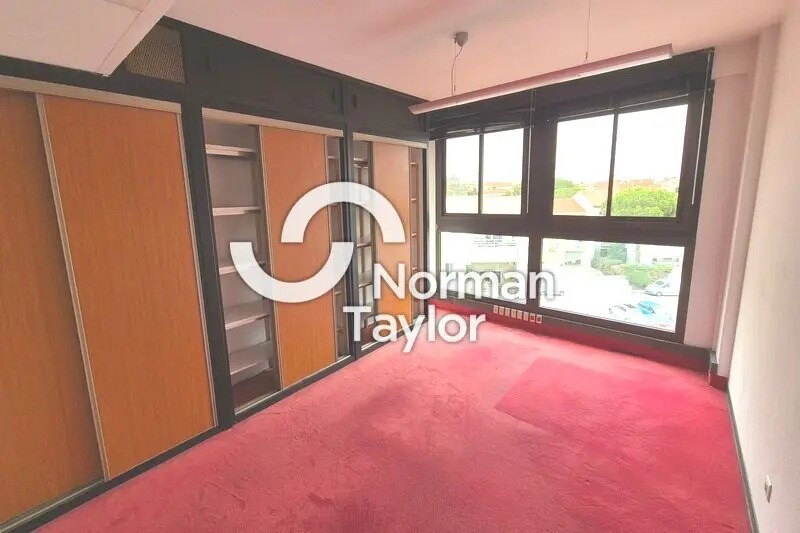 Bureau dans Perpignan à louer - Photo de l’immeuble – Image 2 sur 9