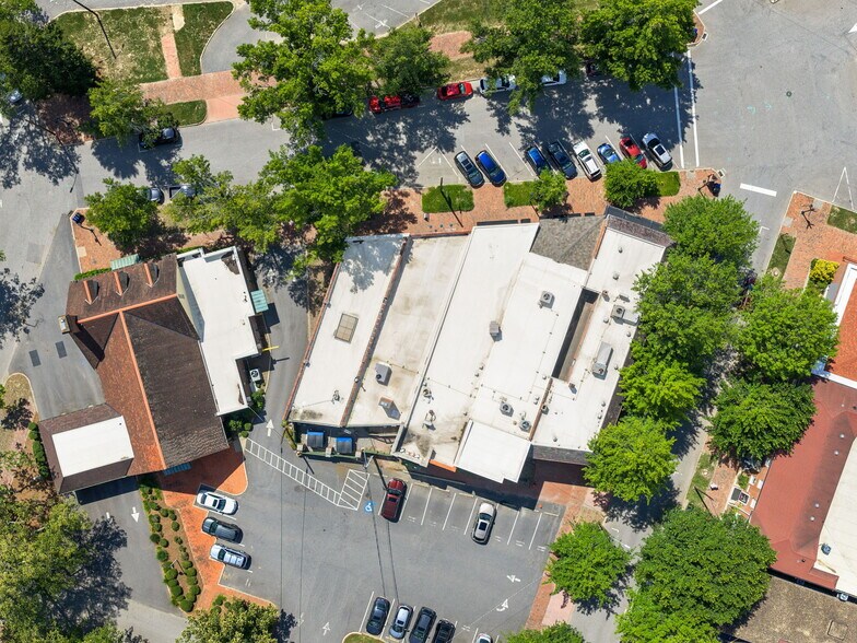 3 Kitchin Pl, Asheville, NC à louer - Photo de l’immeuble – Image 2 sur 3