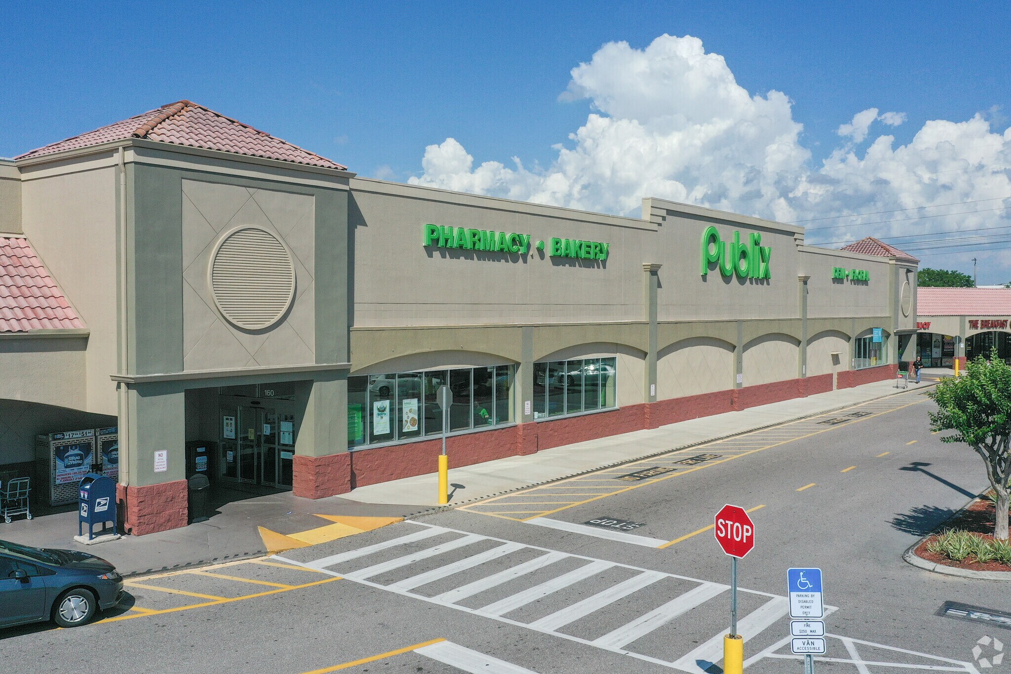 138-188 Mariner Blvd, Spring Hill, FL à louer Photo principale– Image 1 sur 6