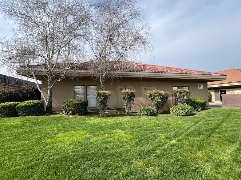 3321-3323 S Fairway st, Visalia, CA à vendre - Photo de l’immeuble – Image 3 sur 12