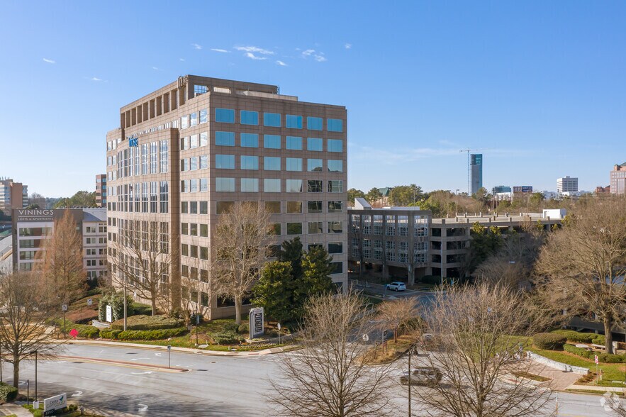 3225 Cumberland Blvd SE, Atlanta, GA à louer - Photo de l’immeuble – Image 3 sur 10