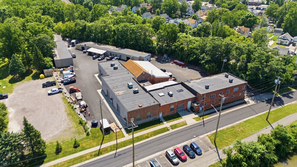 126 E Niagara St, Tonawanda, NY à vendre - Photo de l’immeuble – Image 2 sur 28