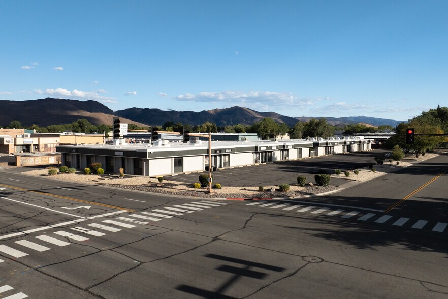 1550-1574 Linda Way, Sparks, NV à louer - Photo de l’immeuble – Image 1 sur 3