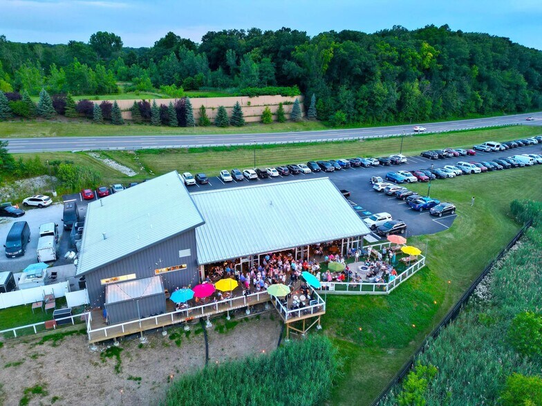 17684 US Highway 12, New Buffalo, MI à vendre - Photo de l’immeuble – Image 2 sur 38