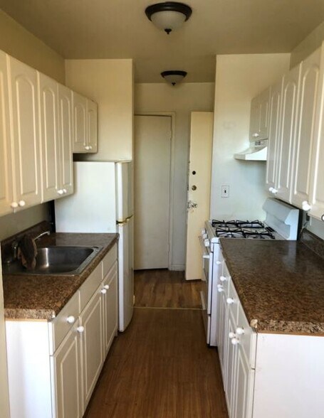 235 Grove St, Meriden, CT à vendre - Photo de l’immeuble – Image 2 sur 3