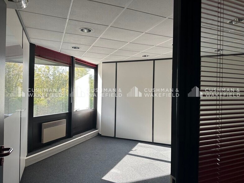 Bureau dans Oberhausbergen à louer - Photo intérieure – Image 2 sur 13
