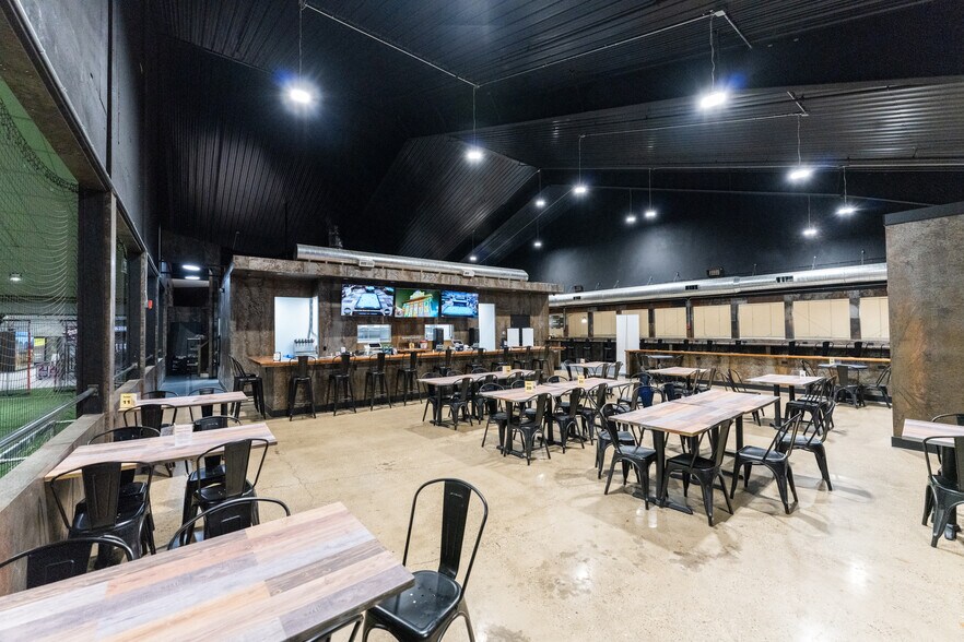 1 Racquet Ln, Monroeville, PA à louer - Photo intérieure – Image 2 sur 12