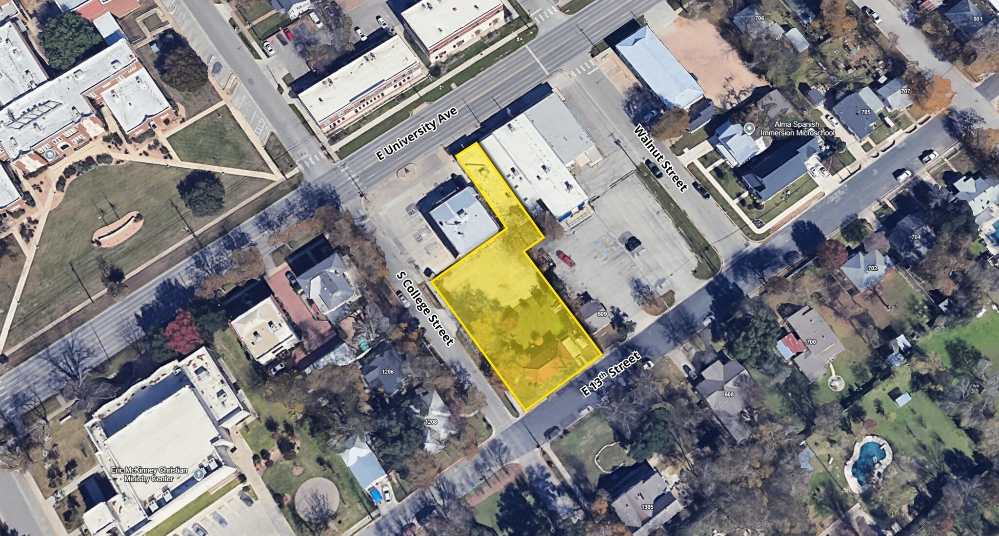 604 E University Ave & 1211 College St portefeuille de 1 biens à vendre sur LoopNet.fr Aérien– Image 1 sur 8