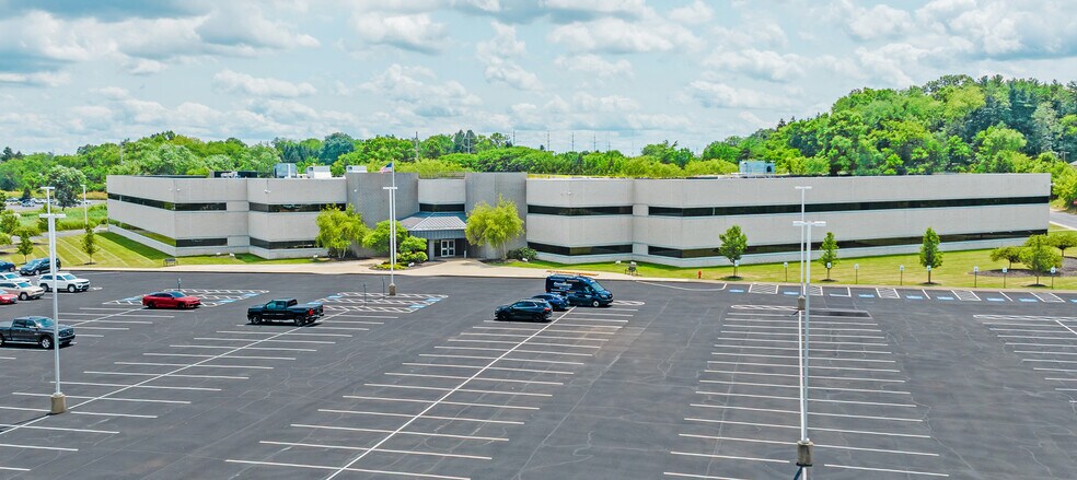 4500 Munson St, Canton, OH à louer - Photo de l’immeuble – Image 3 sur 9