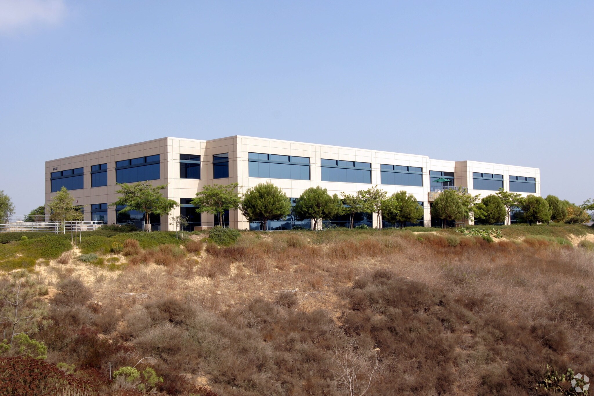 10555 Science Center Dr, San Diego, CA à louer Photo principale– Image 1 sur 7
