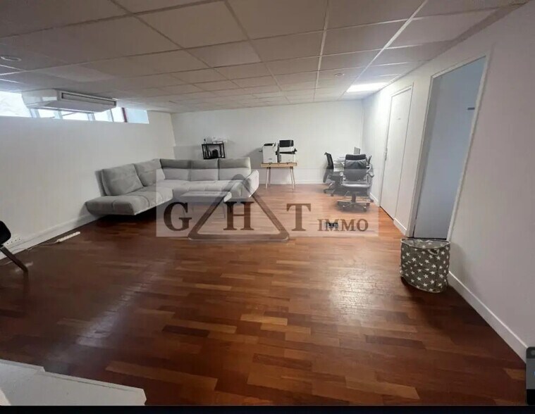 Bureau dans Gennevilliers à louer - Photo de l’immeuble – Image 3 sur 3