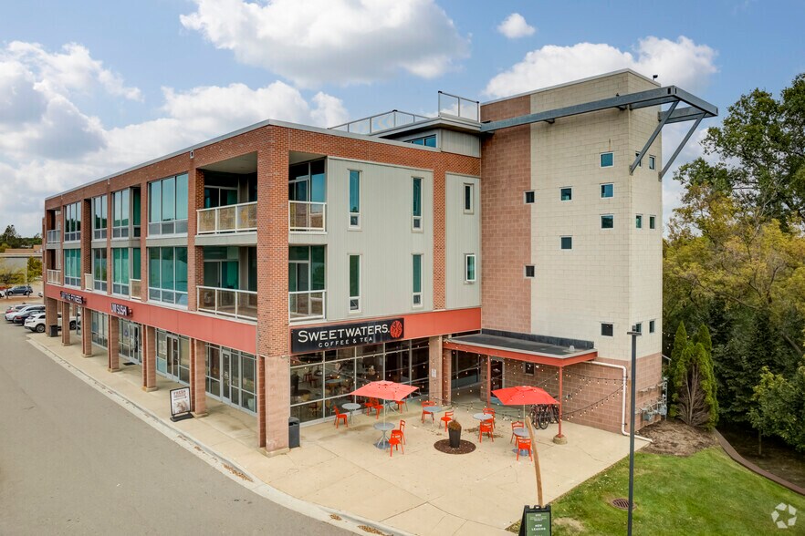 3425 Plymouth Rd, Ann Arbor, MI à louer - Photo de l’immeuble – Image 2 sur 59