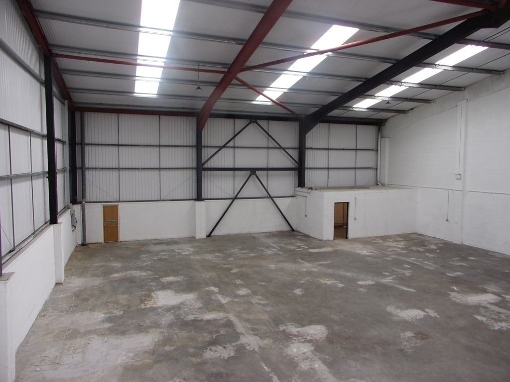 Thurrock Park Way, Tilbury, ESS RM18 7HZ - Lot 1 - - Photo intérieure - Image 1 of 4