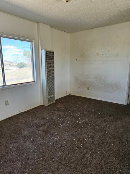 310 Arizona st, Tonopah, NV à vendre - Photo de l’immeuble – Image 3 sur 18