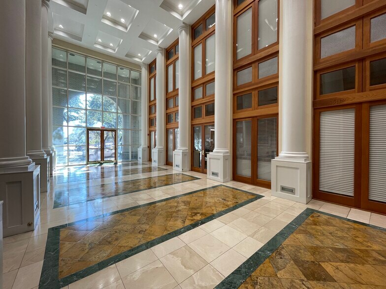 300 E University Ave, Gainesville, FL à vendre - Photo de l’immeuble – Image 2 sur 20