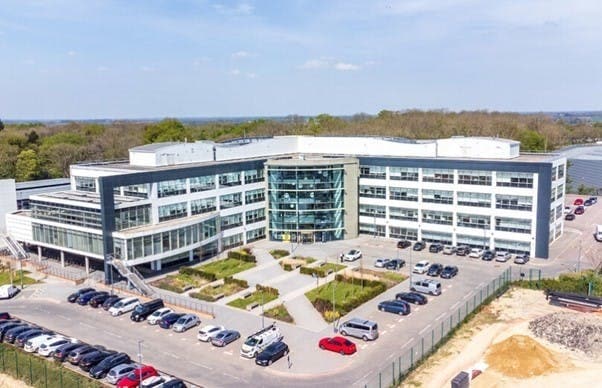 Kao One, Kao Park, Harlow à louer - Aérien – Image 1 sur 20