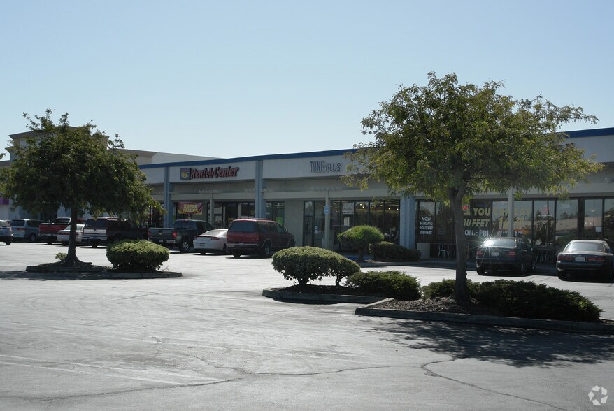 1420 E Hatch Rd, Modesto, CA à louer - Photo de l’immeuble – Image 3 sur 7