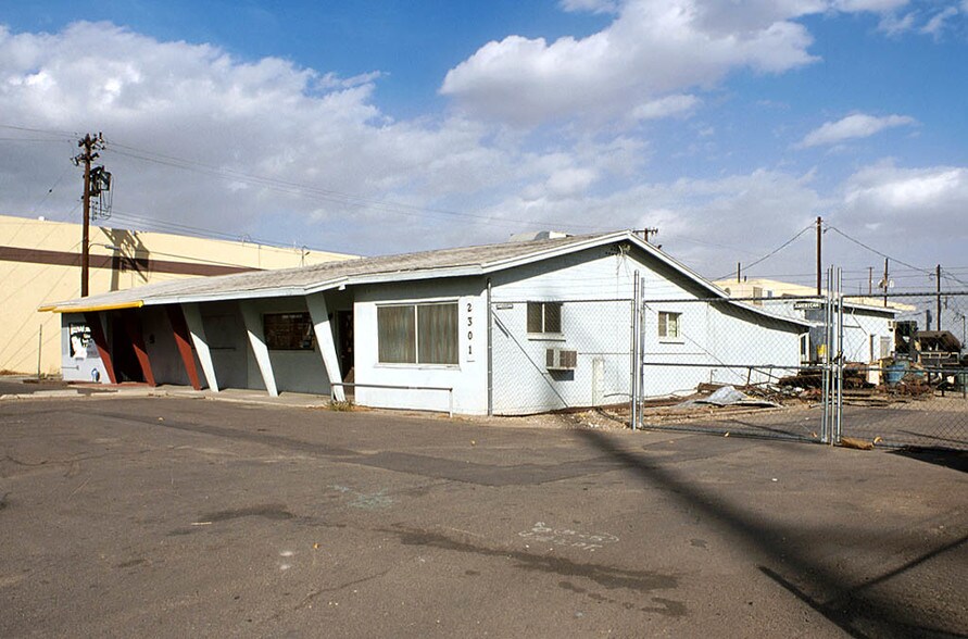 2301 N 27th Ave, Phoenix, AZ à vendre - Photo de l’immeuble – Image 1 sur 6