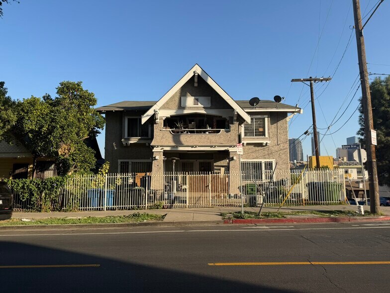 326 S Bonnie Brae St, Los Angeles, CA à vendre - Photo de l’immeuble – Image 2 sur 18