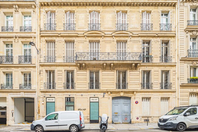 Plus de détails pour 19 Rue De Marignan, Paris - Bureau à louer