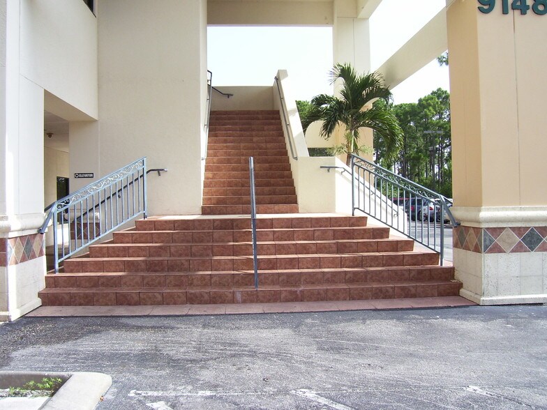 9148 Bonita Beach Rd, Bonita Springs, FL à louer - Photo de l’immeuble – Image 3 sur 6