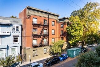 Plus de détails pour 2109 NW Irving St, Portland, OR - Logement à vendre